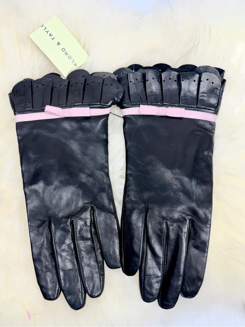 Lord & Taylor Black Leather Gloves Size 8 Pink Trim Bow Scalloped Cuff NWT Vtg